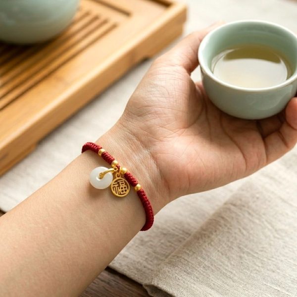 สร้อยข้อมือเชือกแดง ด้ายแดงมงคล + จี้หยก/เหรียญจีน 福 เสริมโชคลาภ เสริมด้านการเงิน ฮวงจุ้ย ปรับขนาดได้ สายมู