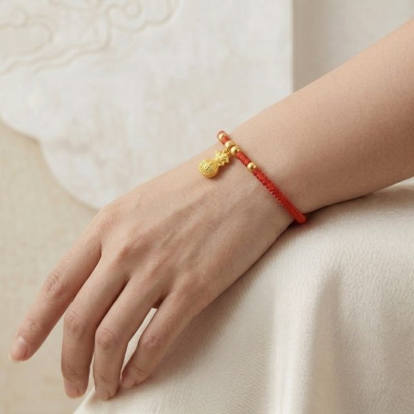 สร้อยข้อมือเชือกแดง ด้ายแดงมงคล + จี้ถุงเงิน 福 เสริมโชคลาภ การเงิน ฮวงจุ้ย เงินทองไหลมาเทมา ปรับขนาดได้ สายมู